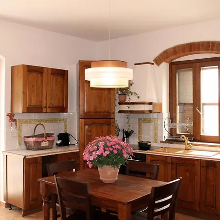 Il Broletto Apartment *