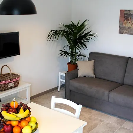 Il Broletto Apartment *
