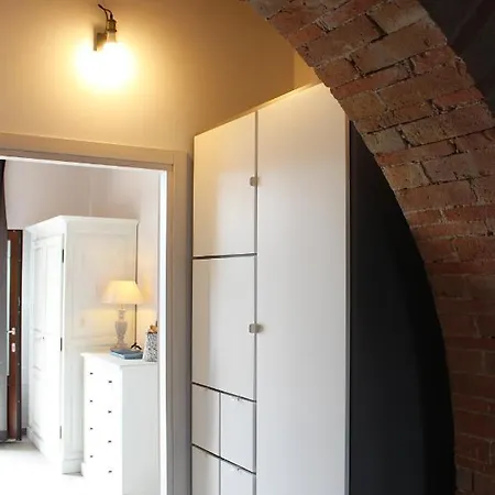 Il Broletto Apartment